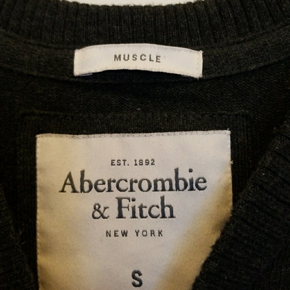 Abercrombie and Fitch small sweater. Worn twice. - Picture 2 of 3